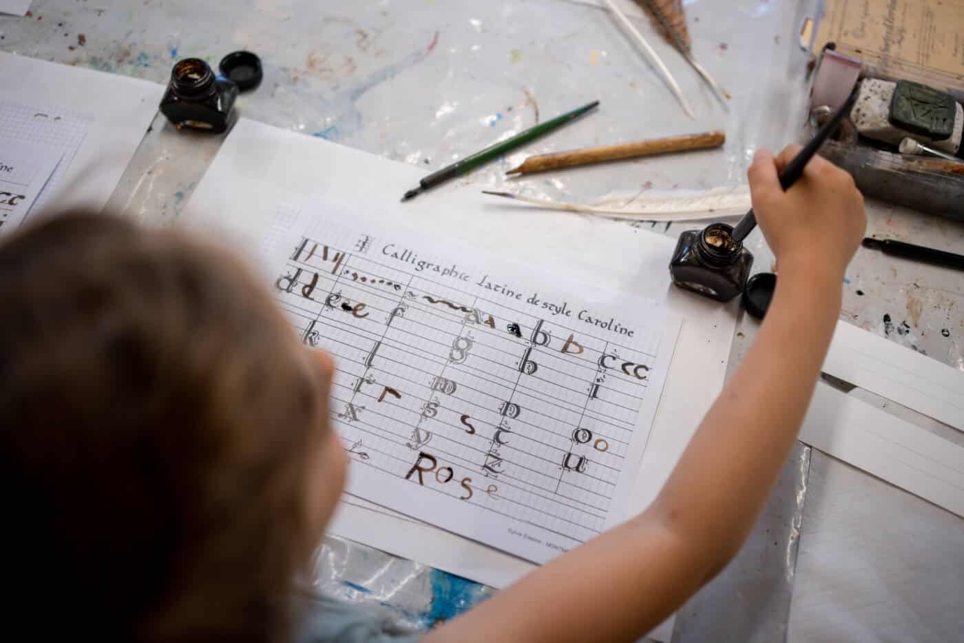 Atelier calligraphie à l'ARTelier à Montmorillon