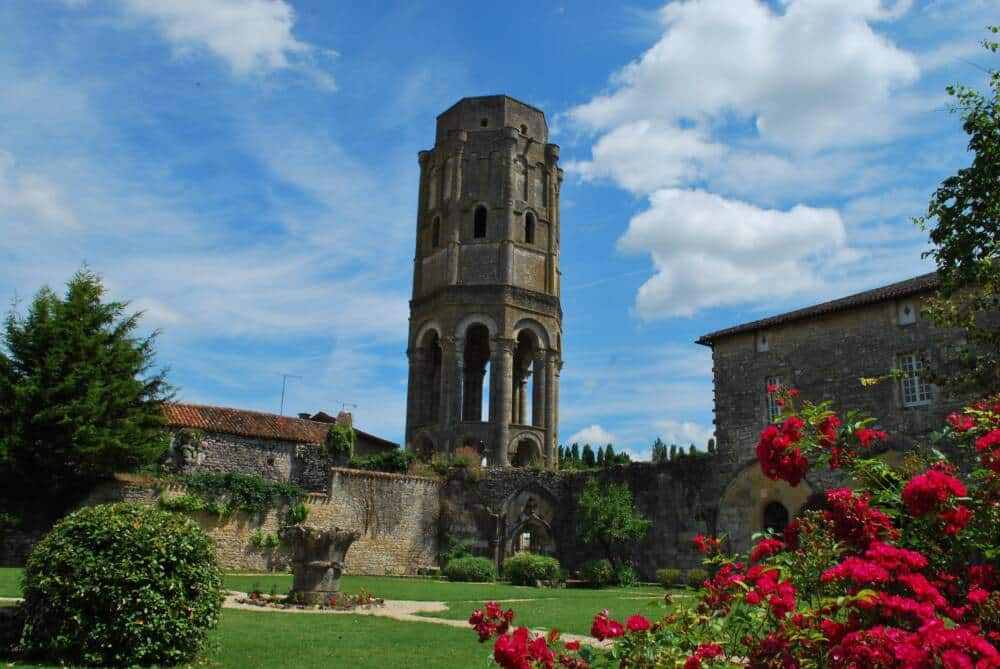 La Tour Charlemagne à Charroux