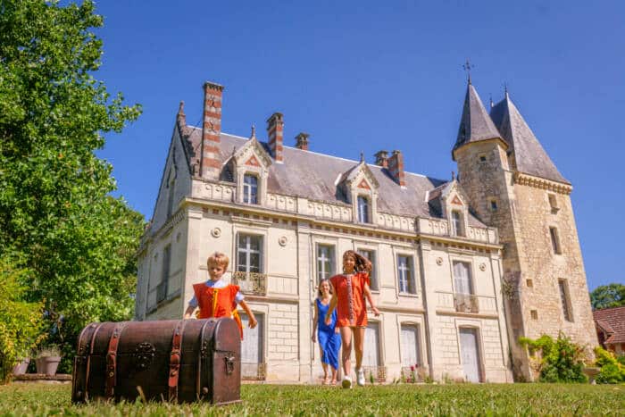 Le Secret de Leonard a Monthoiron Agence Zebrelle Sauve Bastien 21763 - Tourisme Vienne