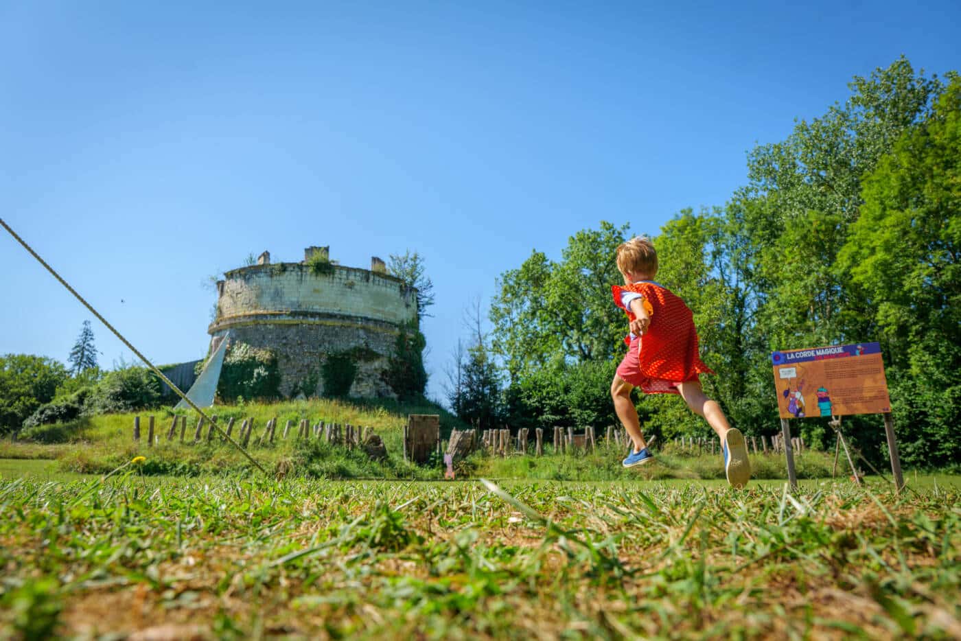 Tour Forteresse au Château de Monthoiron