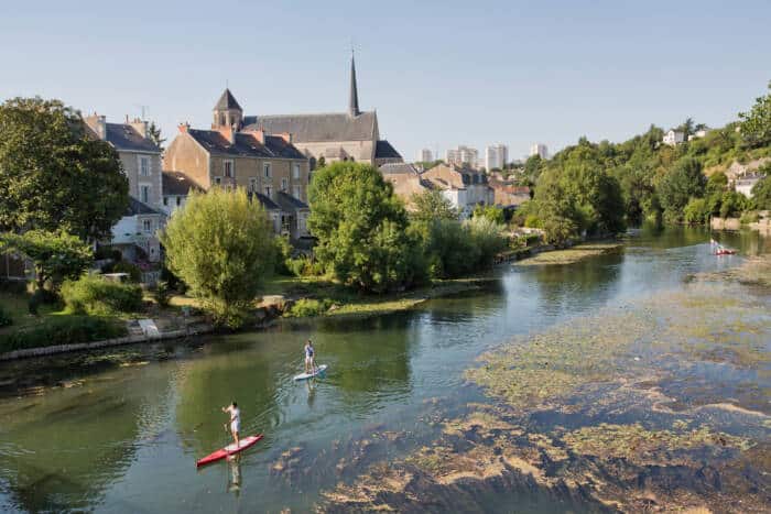 Peddelen op de Clain in Poitiers