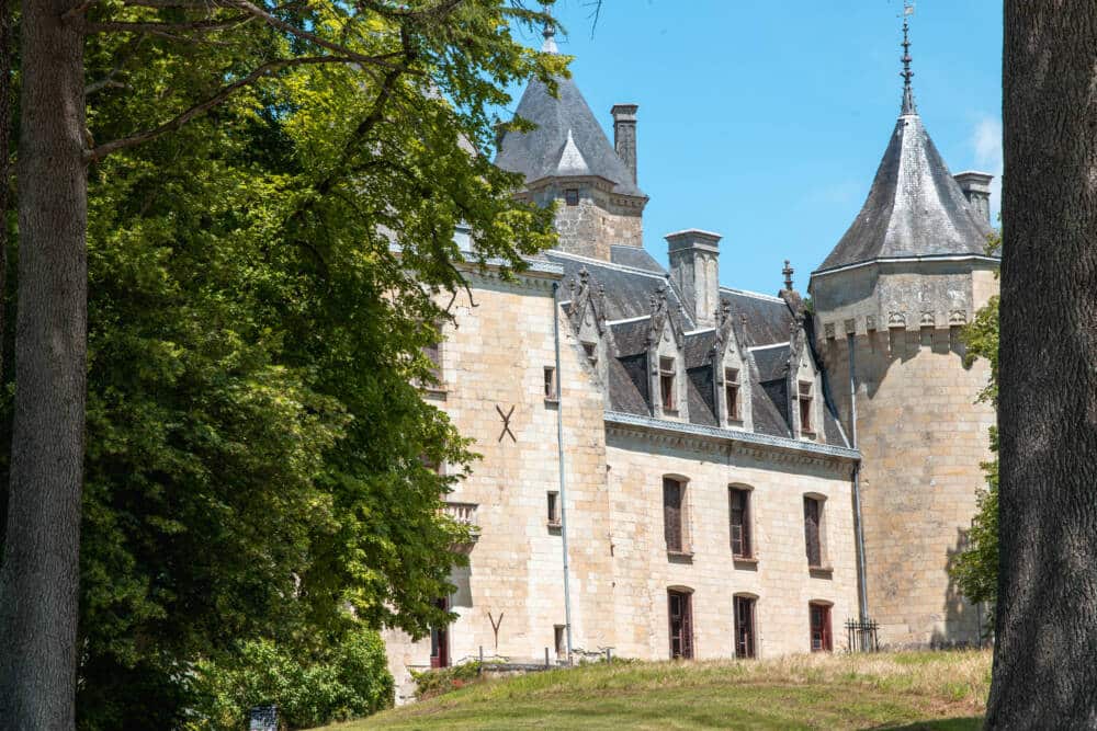 Façade du Chateau de Ternay