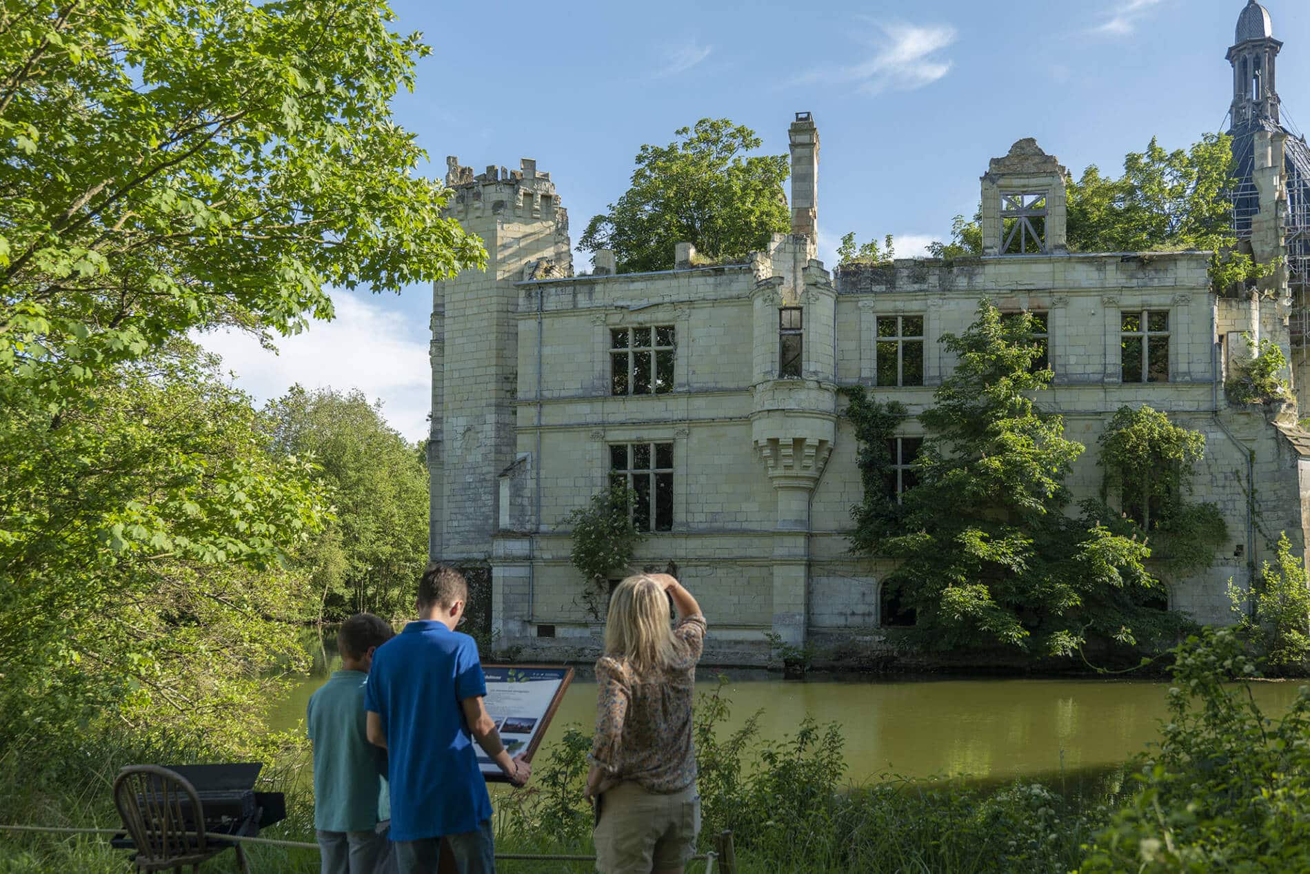 La Mothe Chandeniers entre architecture et Nature dans la Vienne
