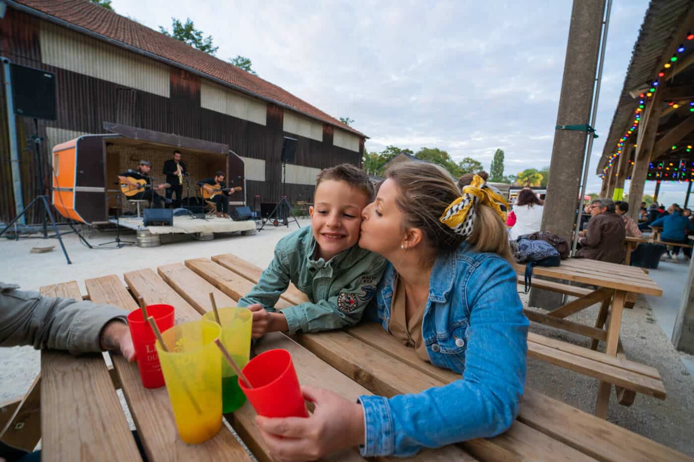 La Guinguette pictave a l ilot du Tison Pomme verte LibelLab 2411 - Tourisme Vienne
