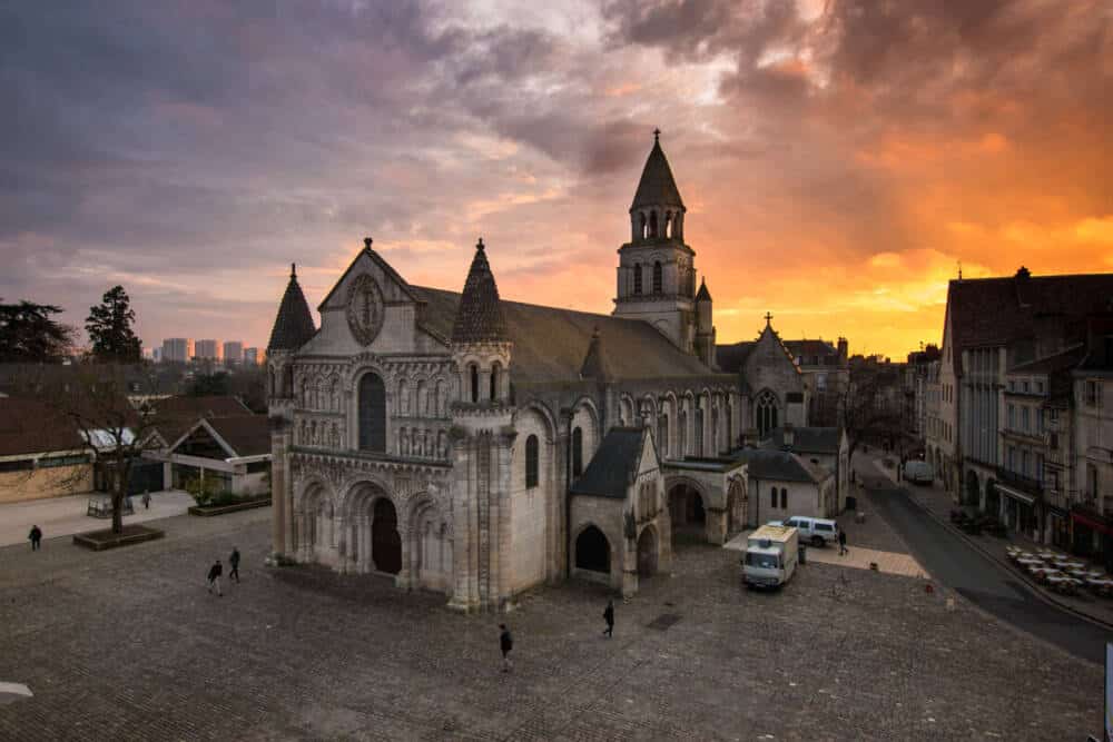 Coucher de soleil - Eglise Notre-Dame-la-Grande à Poitiers