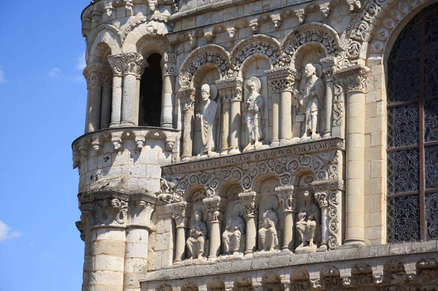 Façade de l'église Notre-Dame-la-Grande à Poitiers
