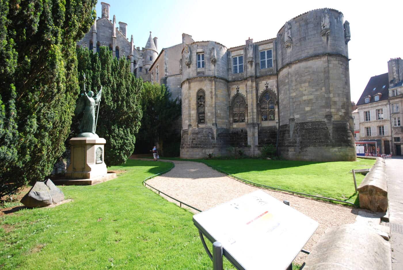 Palais des Comtes de Poitou et Ducs d'Aquitaine