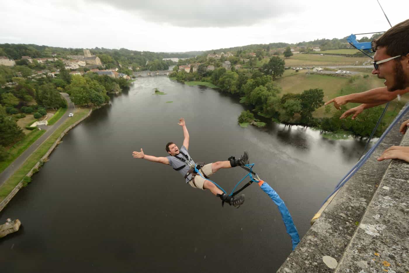 Saut à l'Elastique à l'Isle Jourdain