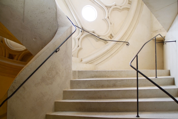 L'Escalier de l'Hôtel Mercure à Poitiers Centre