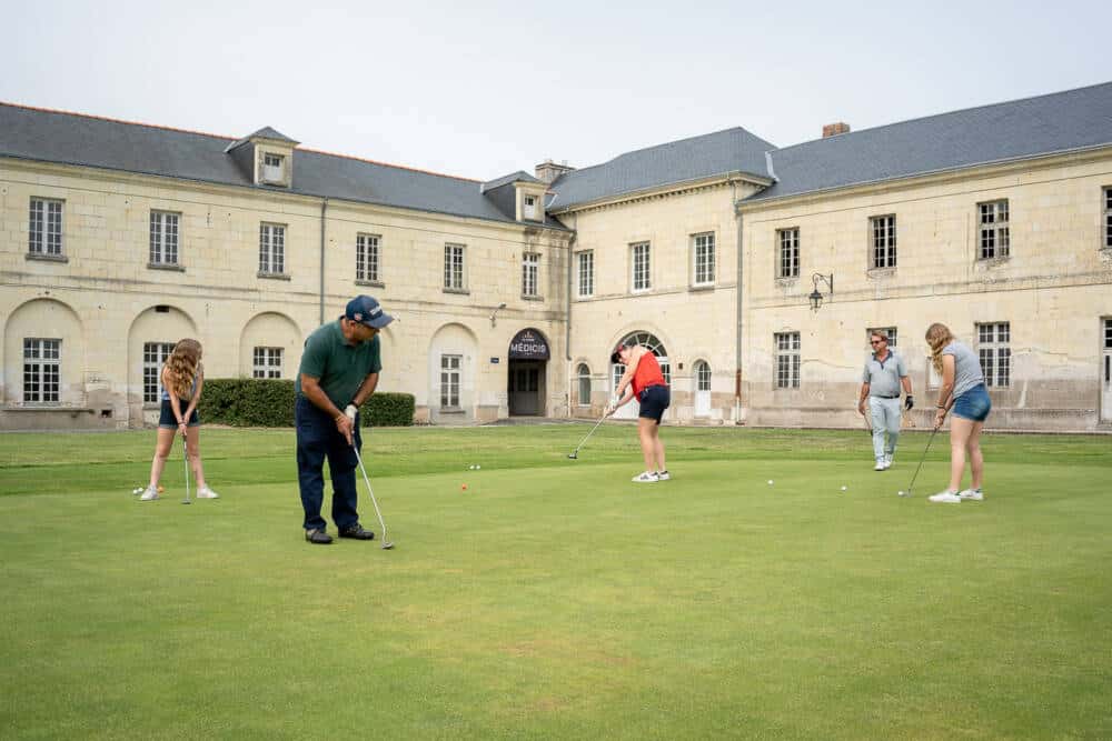 Golf en famille au Domaine de Roiffé