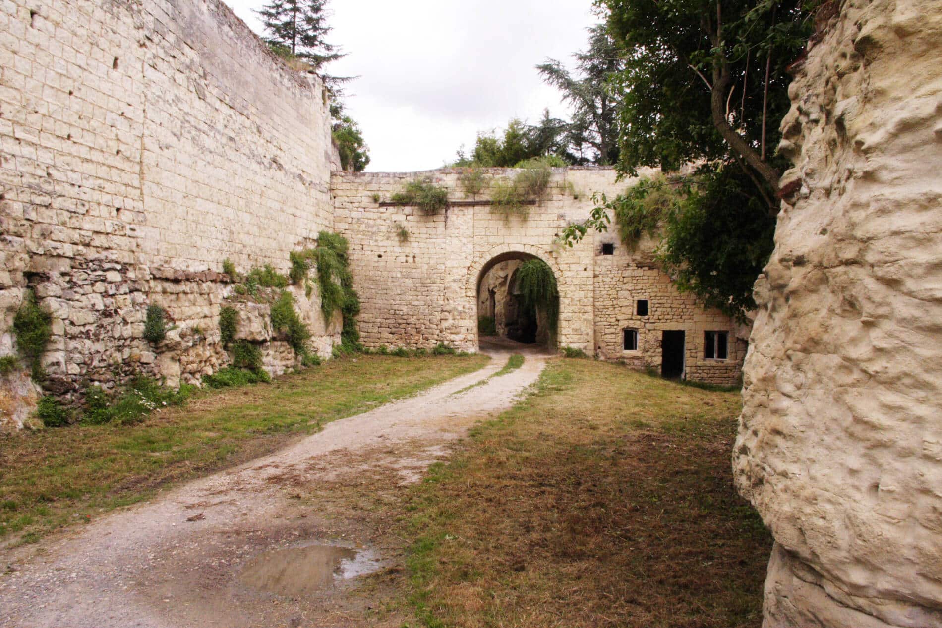 La Forteresse de Berrie, Site troglodytique