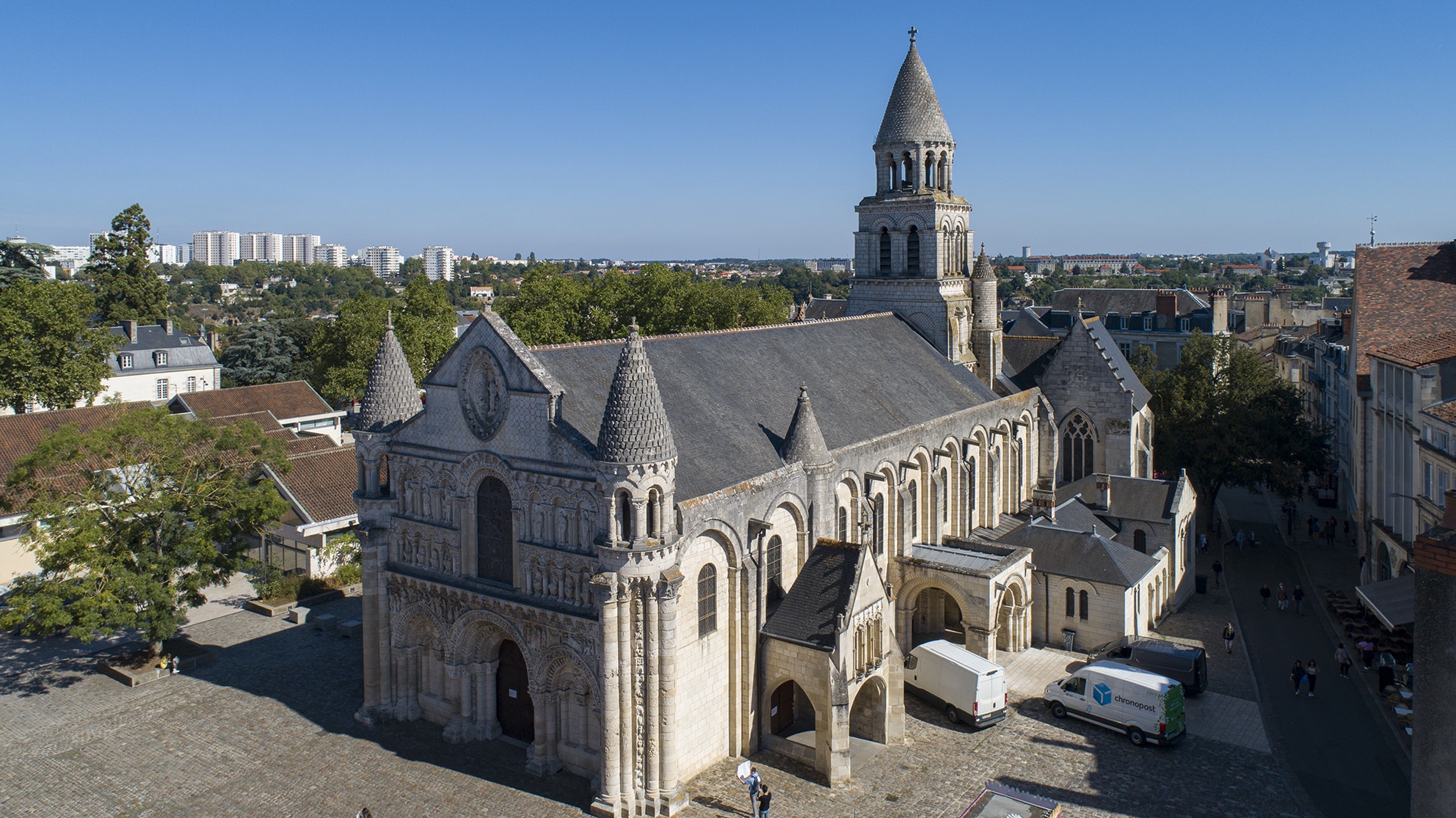 The Top 5 emblematic churches of Poitiers