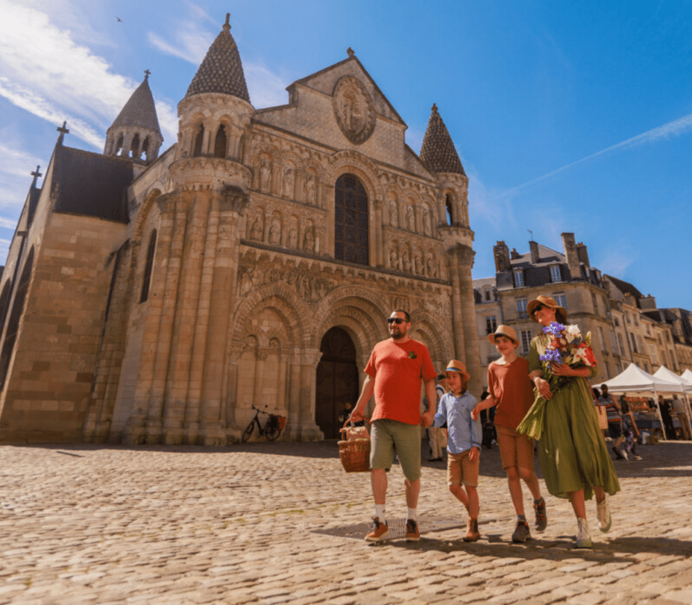 Famille à Notre-Dame-la-Grande de Poitiers