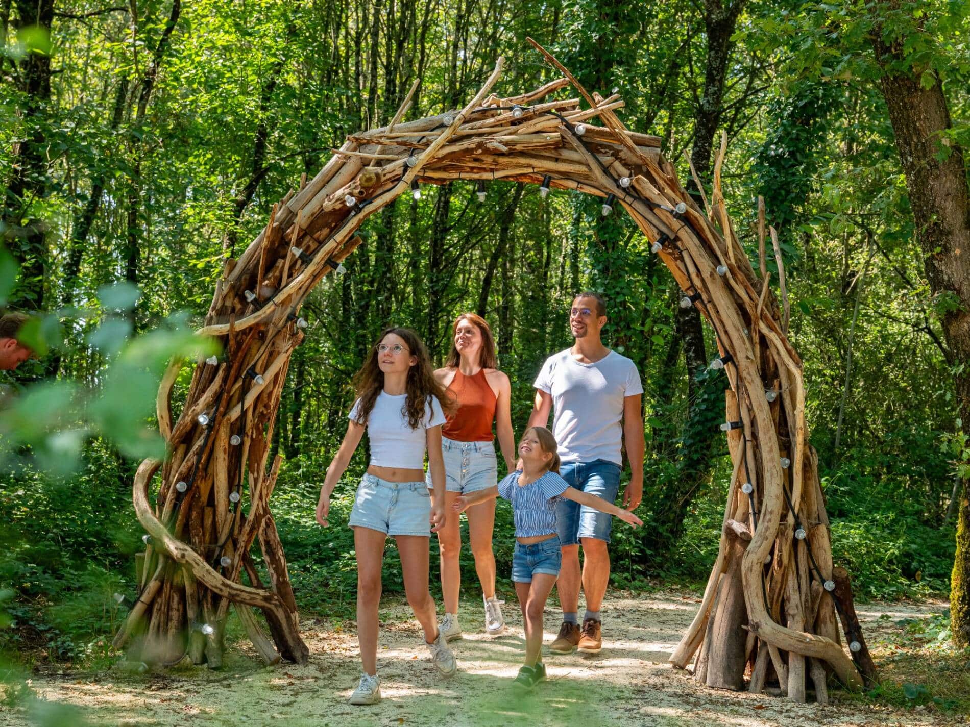Famille particiant à Mission Areka à DéfiPlanet