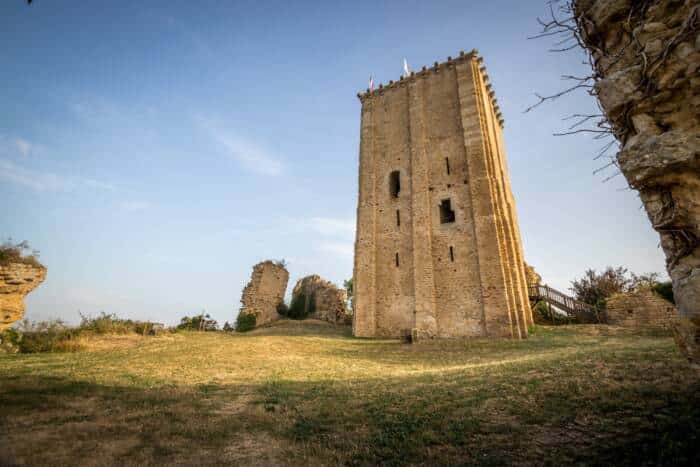 14 donjon de moncontour - Tourisme Vienne